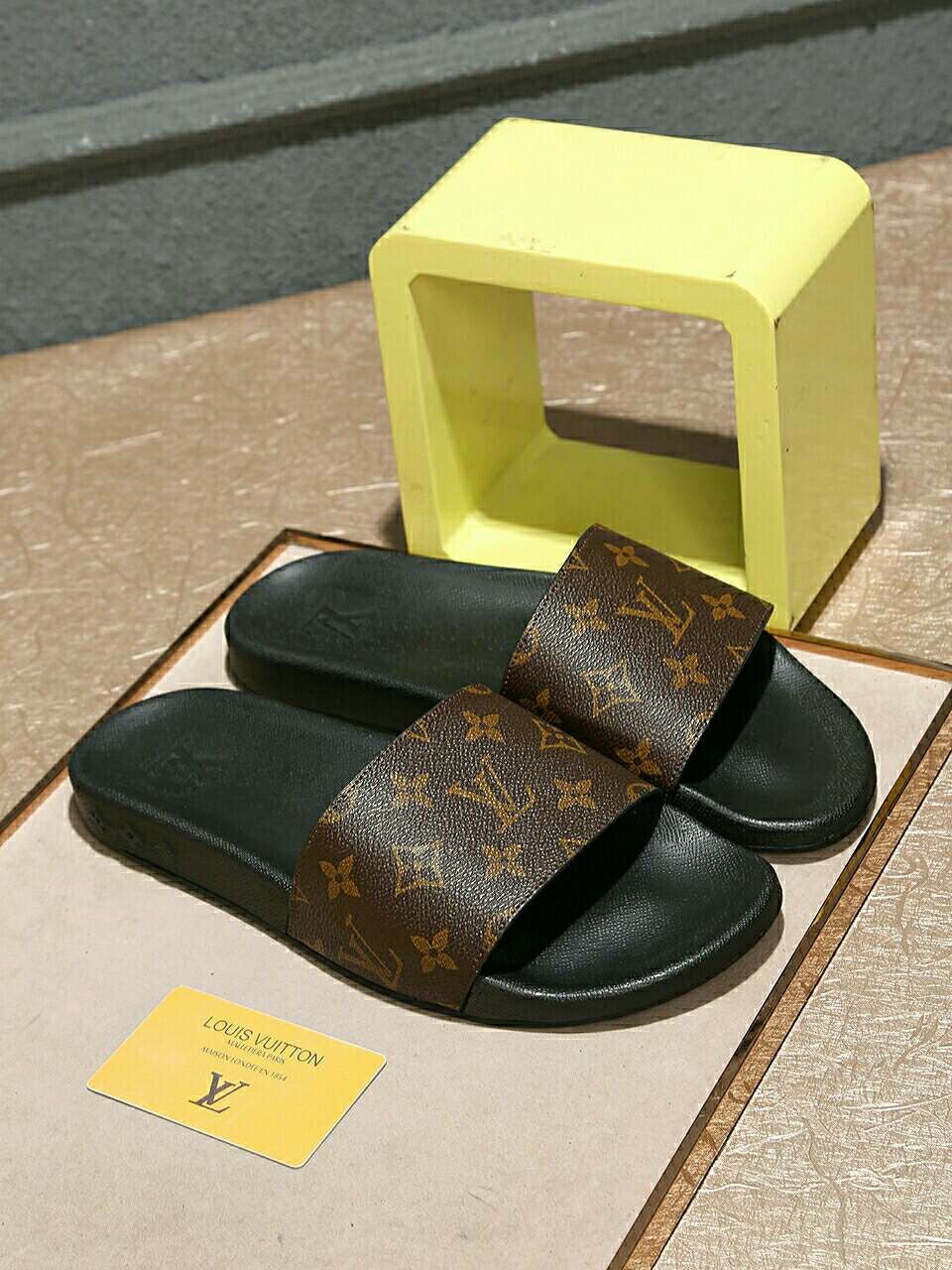 Louis Vuitton Slippers