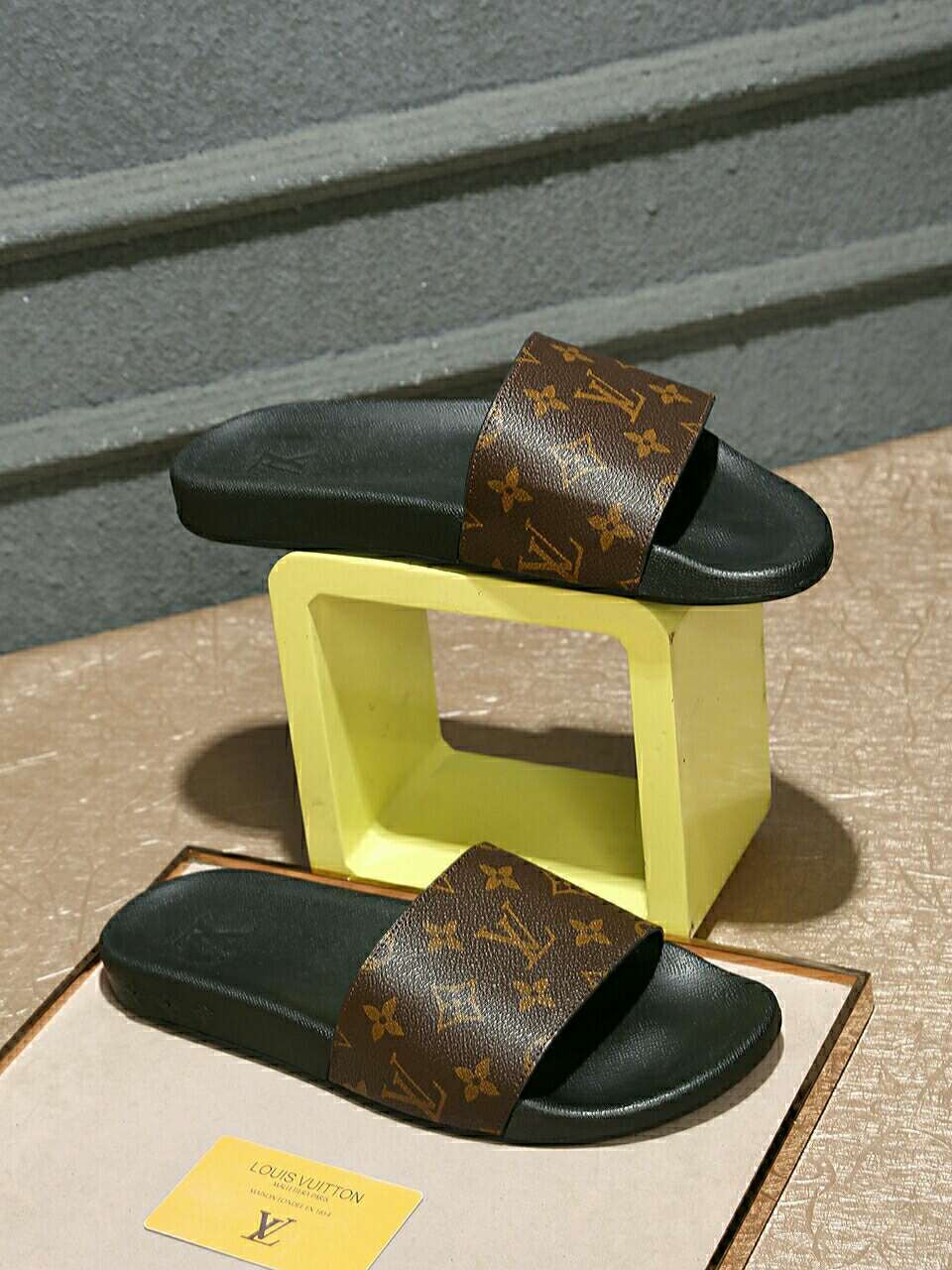Louis Vuitton Slippers