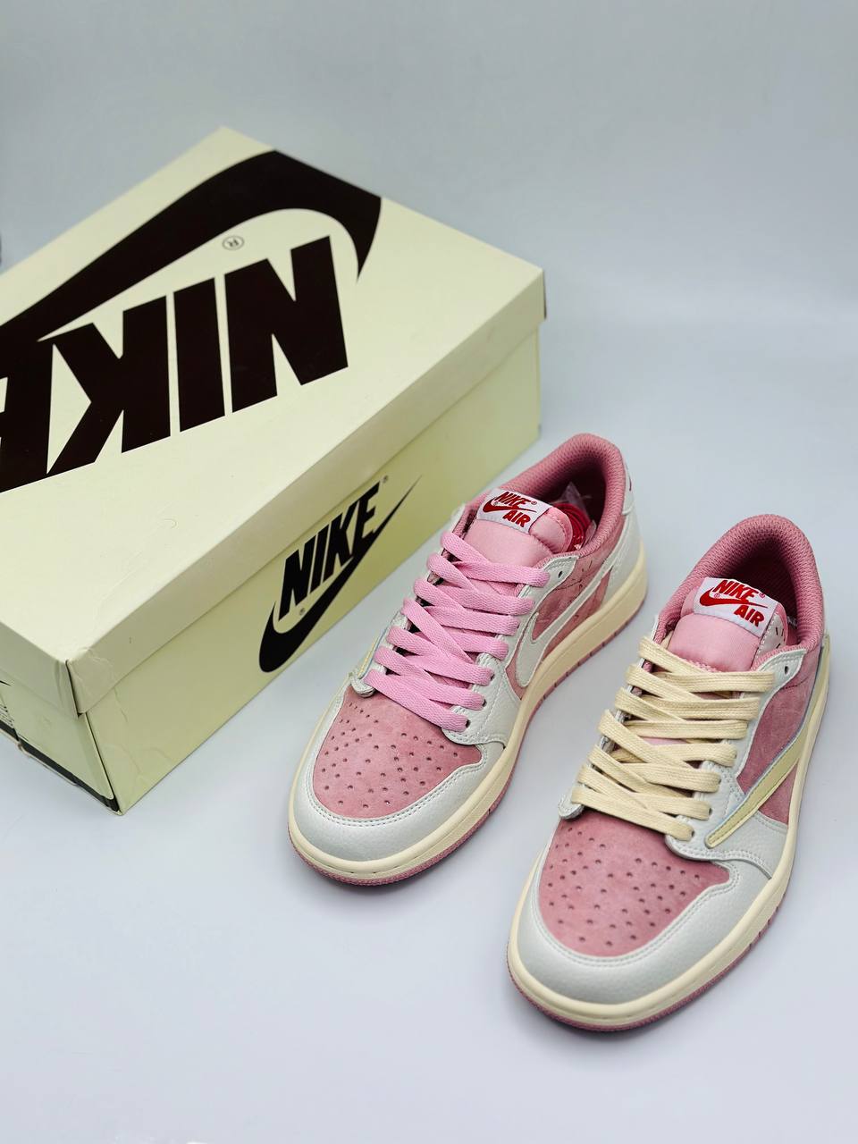 Travis Scott x Air Jordan 1 Low Sail/Shy Pink